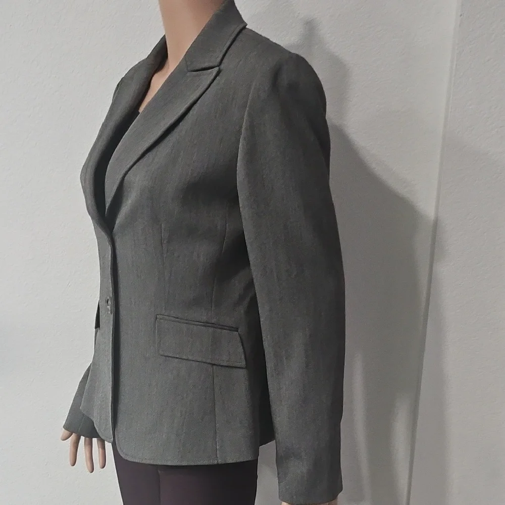 Tahari Elegant Women's Gray Blazer